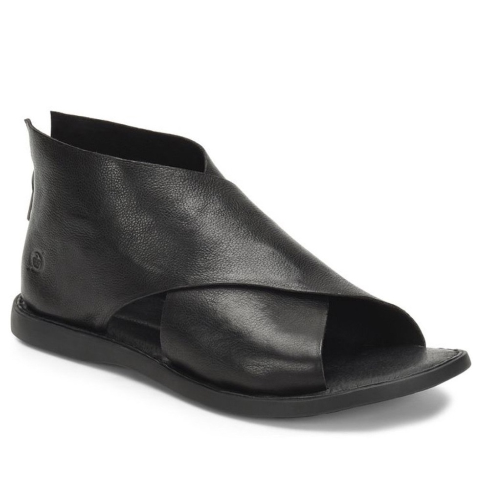Born IWA Sandals - W7 - NEW IN BOX